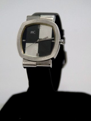 Reloj MC Diseño Retro Minimalista NOS