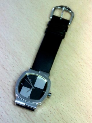 Reloj MC Diseño Retro Minimalista NOS