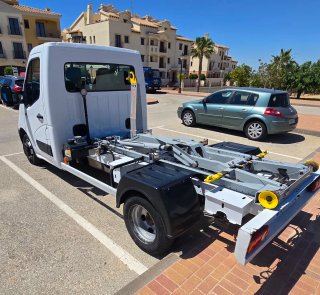 Camion Renault Master 2019 gancho porta contenedor