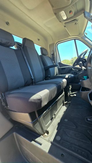 Camion Renault Master 2019 gancho porta contenedor