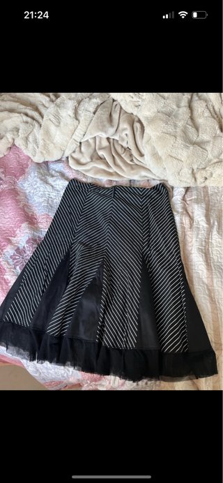 Falda larga negra con tul