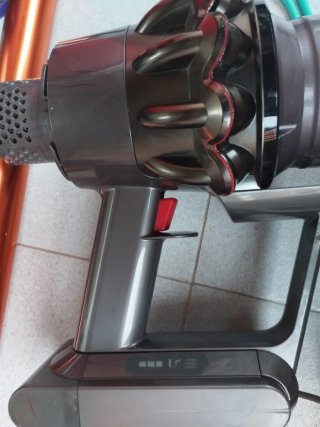 Aspirapolvere Dyson V10 Absolute in vendita