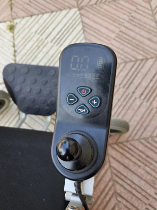 Silla de ruedas eléctrica.