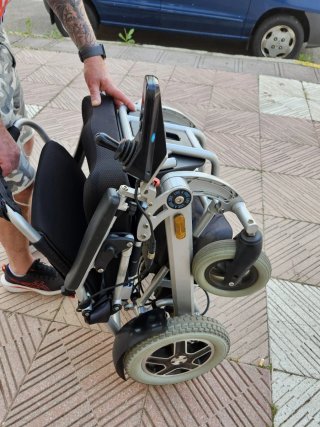 Silla de ruedas eléctrica.
