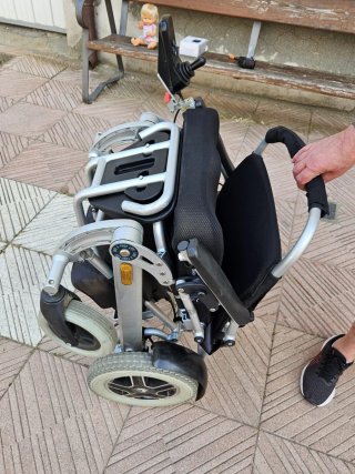 Silla de ruedas eléctrica.