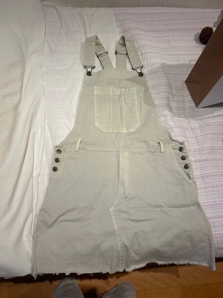 Peto vaquero beige mujer