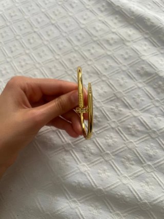 Pulsera estilo clavo con circonitas