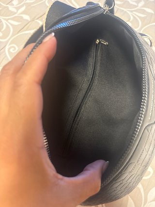 Bolso bandolera negro efecto piel cocodrilo