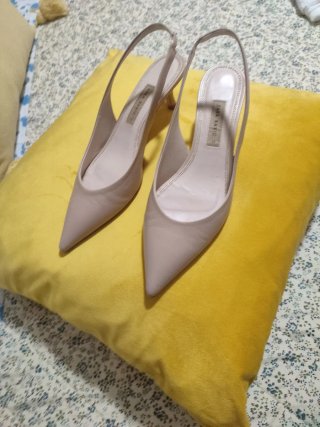 Zapatos de tacón Zara beige