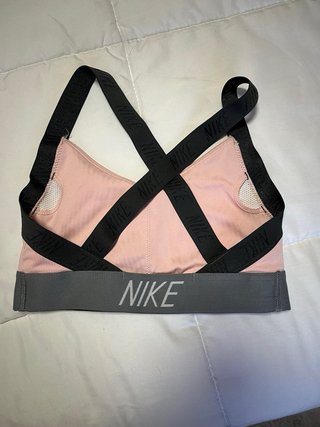 Top sujetador deportivo Nike rosa y gris
