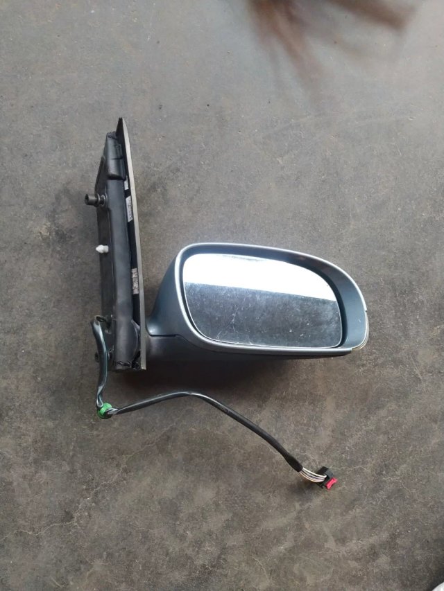 Retrovisor Derecho Touran