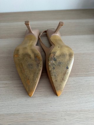 Zapatos de tacón beige