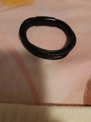 Pulsera multicapa con cierre magnético