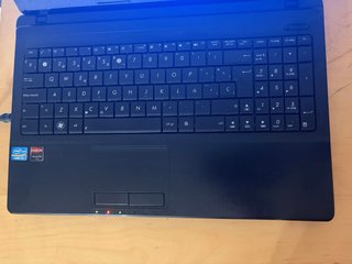 Portátil ASUS i3