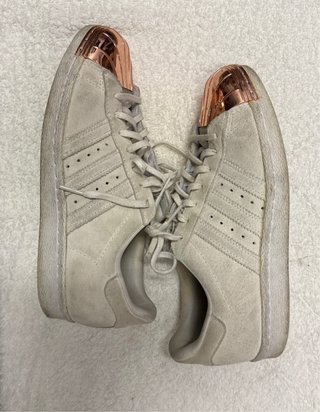 Adidas Superstar Beige Talla 39 Punta Metal