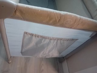 Cuna de viaje marca asalvo con estampado de leon
