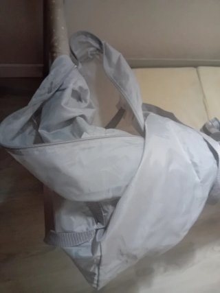 Cuna de viaje marca asalvo con estampado de leon