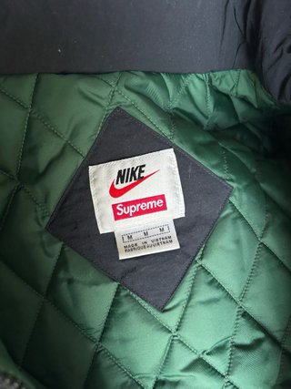 Chaqueta Nike x Supreme Talla M