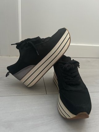 Deportivas plataforma negras talla 36