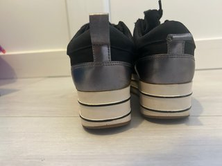 Deportivas plataforma negras talla 36