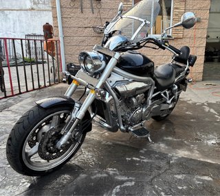 Hyosung Aquila 650 Cruiser Negra