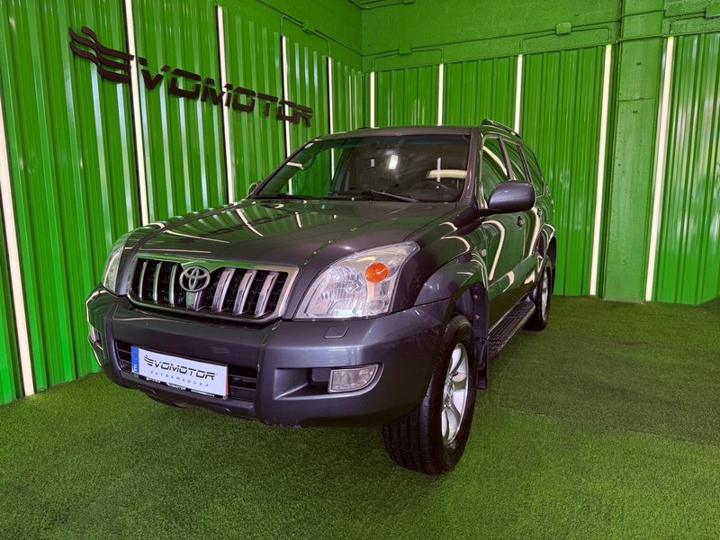 Toyota Land Cruiser 2006 - foto 1