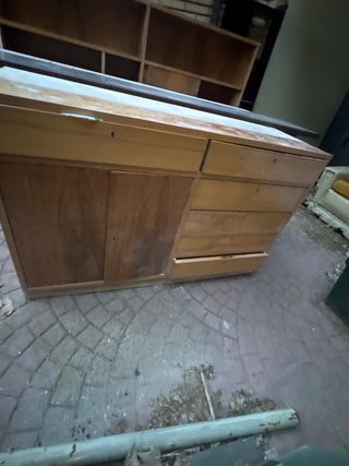 Mueble de madera con cajones