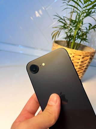 iPhone 17e 28 cicli 100% Batteria NUOVO