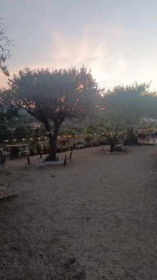 Alquiler de terreno con barbacoa y piscina