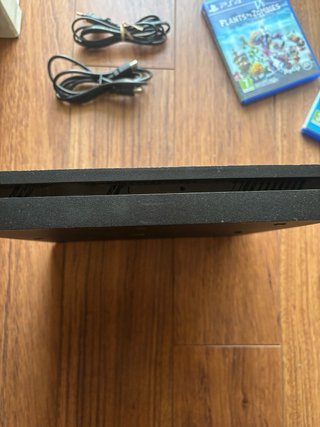 PS4 Slim Nera + 3 Giochi