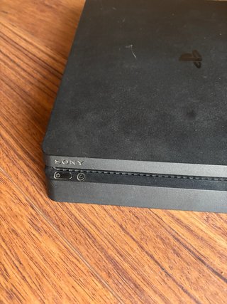 PS4 Slim Nera + 3 Giochi