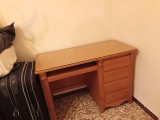 Mesa de estudio madera y cristal miel