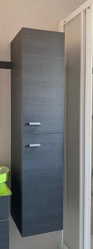 Mueble de lavabo y armario vertical lateral