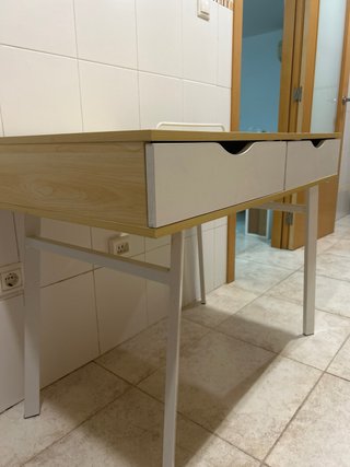 Escritorio nórdico con cajones y organizador