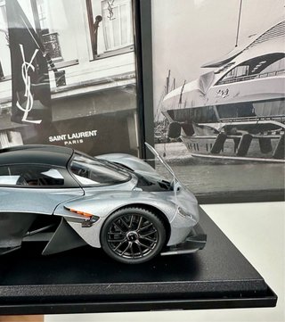 Aston Martin Valkyrie Modelo Coleccionista