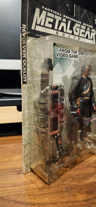 Figura Revolver Ocelot McFarlane Metal Gear 1998
