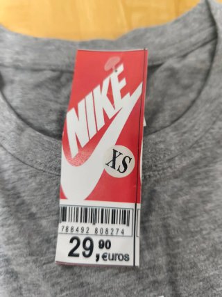 Camiseta Nike Gris Talla XS Nueva con Etiqueta