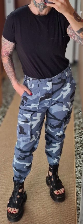 Pantalón Cargo Camuflaje Azul Bershka Talla 38