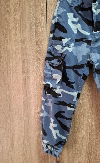 Pantalón Cargo Camuflaje Azul Bershka Talla 38