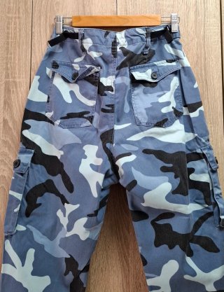 Pantalón Cargo Camuflaje Azul Bershka Talla 38