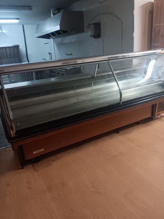 Mostrador refrigerado Necesita algunos arreglos mt
