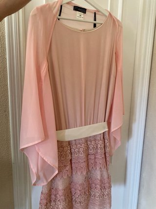 Vestido corto rosa y blanco