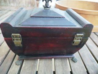 Cofre joyero antiguo madera y metal