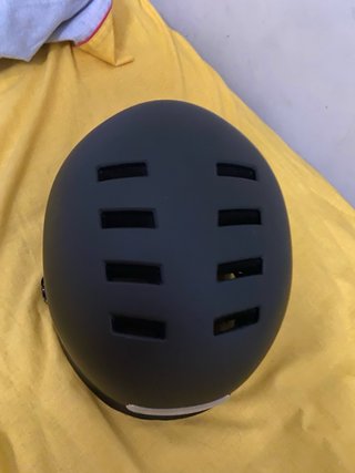 Casco patinete eléctrico con luz LED