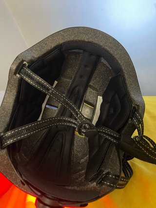 Casco patinete eléctrico con luz LED