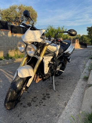 Triumph Street Triple Blanca
