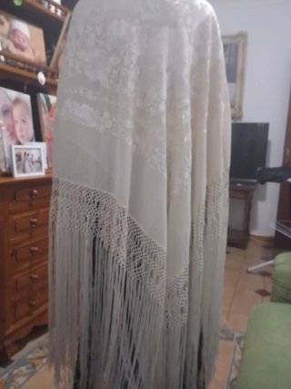 Mantón Manila Seda Bordado Mano Nuevo marfil