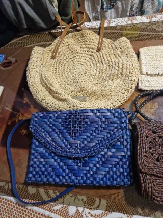 Lote 4 bolsos de paja por 10 euros