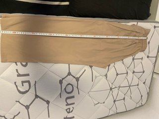 Traje beige