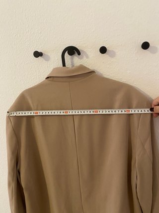 Traje beige